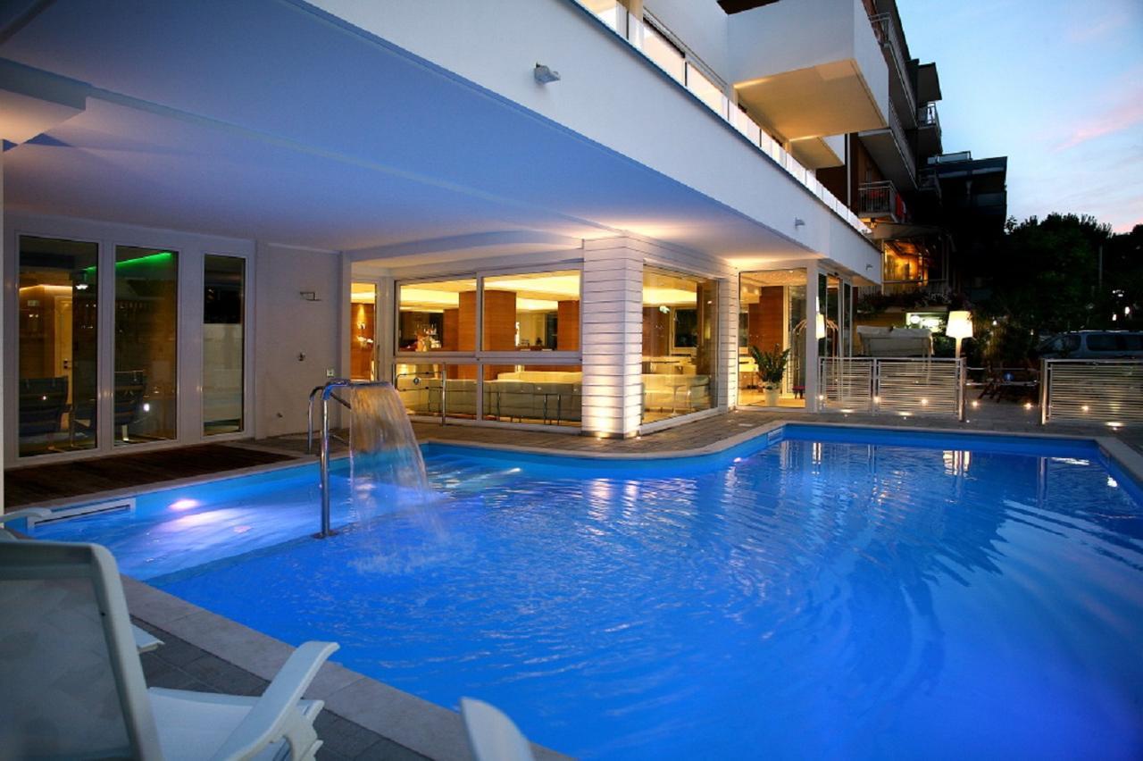 Hotel Fantasy Riccione Exterior photo